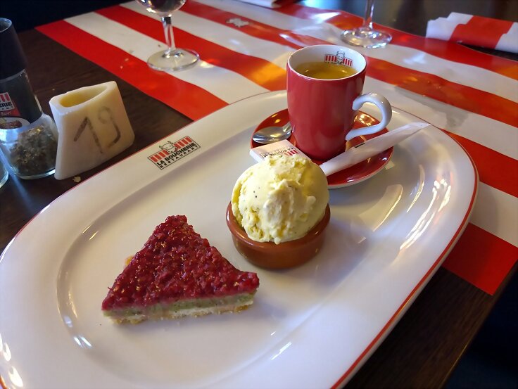 Cafe Gourmand
